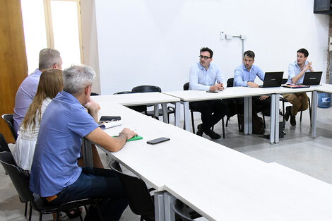 Encuentro de funcionarios de Salud y legisladores.