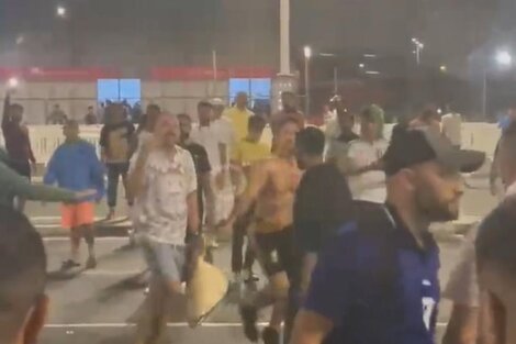 Videos: fuerte cruce entre hinchas argentinos y mexicanos en Doha