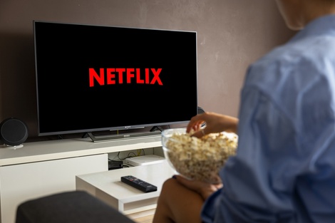 Netflix actualizará nuevamente el precio de sus abonos mensuales.