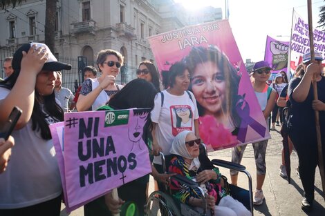 Nora Cortiñas encabezó la marcha del 25 N en Jujuy 