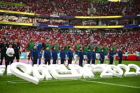 Mundial Qatar 2022: el arquero de Marruecos hizo la entrada en calor, cantó el himno ¡pero no jugó el partido!