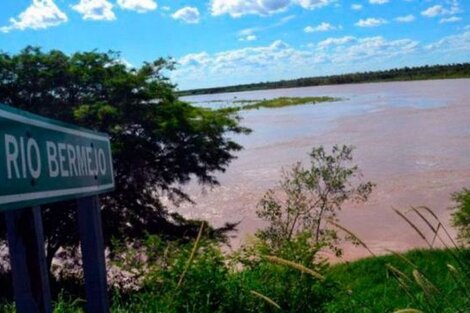 Alerta epidemiológica por cianobacterias en el río Bermejo 