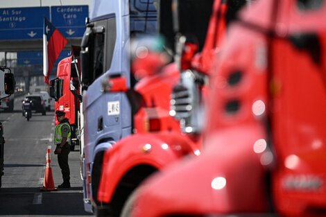 Chile: continúa el paro de camioneros pese al acuerdo firmado entre el gobierno y dos gremios