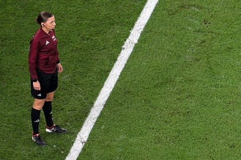 Stéphanie Frappart dirigirá Alemania-Costa Rica y será la primera mujer árbitra en un Mundial. (Imagen: AFP)