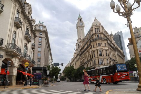 Miércoles y jueves con probabilidades de tormentas y chaparrones en la Ciudad de Buenos Aires, alertó el SMN. (Télam)