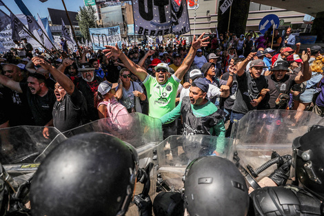 Organizaciones sociales protestaron en el centro porteño y el Puente Pueyrredón