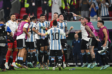 Argentina le ganó 2 a 1 a Australia con goles de Messi y Julián Álvarez. Goodwin descontó. (Fuente: AFP) (Fuente: AFP) (Fuente: AFP) (Fuente: AFP)