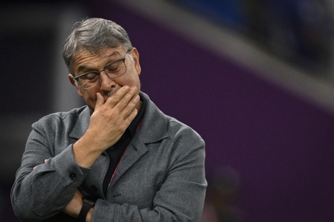 Entre insultos y reclamos, Gerardo Tata Martino arribó a México tras eliminación en el Mundial de Qatar