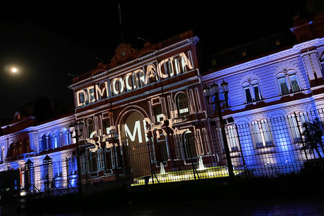 El videomapping en la fachada de la Casa Rosada. (Fuente: Télam)