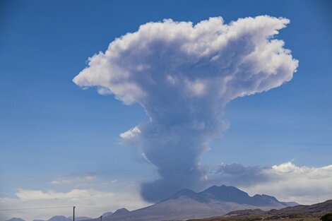 La actividad del volcán Láscar generó un sismo en el norte de Chile, cerca de la provincia argentina de Jujuy. (Foto: AFP)