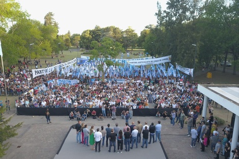 Insaurralde, Máximo, Wado e intendentes cerraron el año junto a más de dos mil
militantes