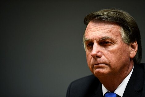 Jair Bolsonaro amplió por 15 años la concesión a TV Globo, la mayor red de televisión