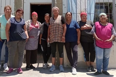 Ellas, alimentando al pueblo en los barrios