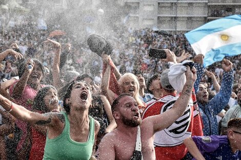 Fernando Romero, autor de "Muchachos...": "El mundo habla de la hinchada argentina y eso es un orgullo"