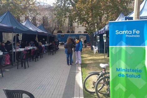 Caruana detalló los espacios de vacunación de Rosario.