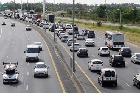 Habrá cerca de 50 radares de velocidad en las rutas que se dirigen desde la Ciudad de Buenos Aires a la Costa Atlántica. (Foto: Télam)