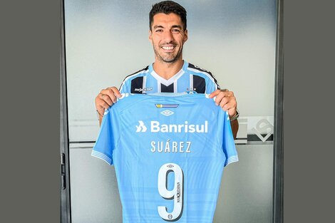 El uruguayo Luis Suárez firmó para el Gremio de Porto Alegre