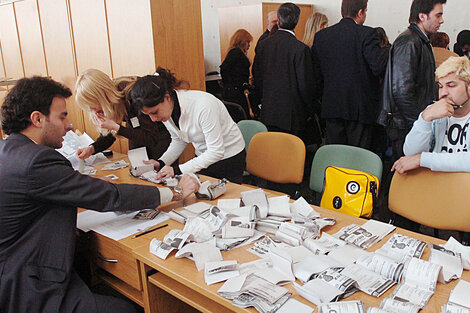 Elecciones en Santa Fe, Tierra del Fuego, Formosa y San Luis.