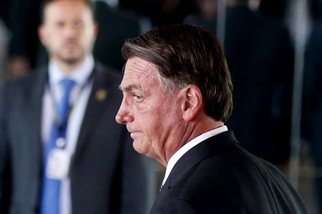 Bolsonaro viajó a Florida, donde comió pollo frito y saludó a seguidores.  