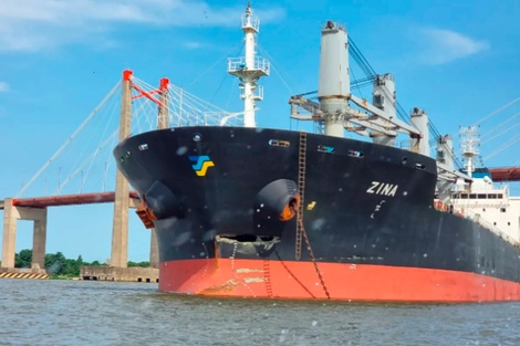 Un barco cerealero chocó contra el puente Zárate - Brazo Largo e hizo temblar la estructura