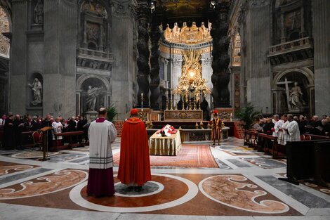 Más de 65 mil personas despidieron a Benedicto XVI en la Basílica de San Pedro  