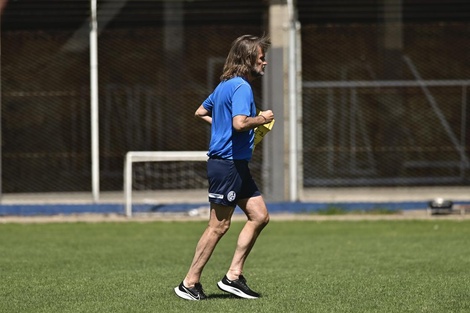 Rubén Darío Insúa al trote durante una práctica de su San Lorenzo (Fuente: Prensa San Lorenzo)