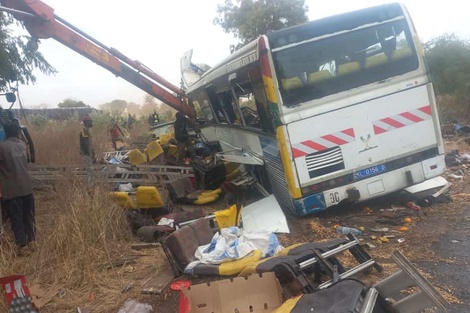 Senegal: un choque entre micros deja 40 muertos y decenas de heridos