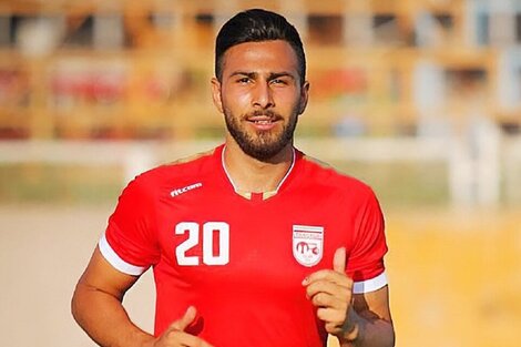 El futbolista iraní Amir Nasr Azadani finalmente no irá a la horca, pero si recibió una pena de 26 años de prisión.