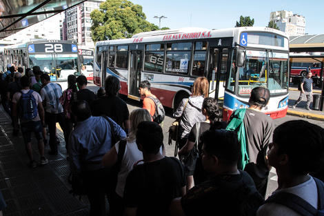 Lockout de colectivos en el conurbano: el gobierno bonaerense criticó a las empresas y dijo que hoy se pagará lo adeudado