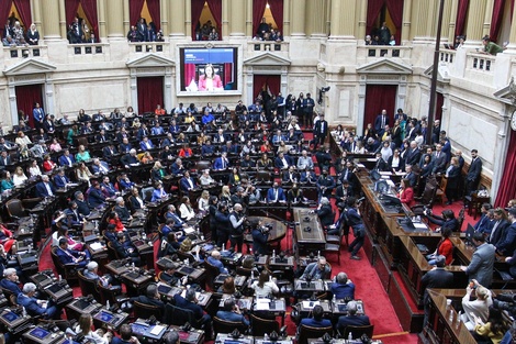 La bancada oficialista continúa avanzando en la organización del juicio político.