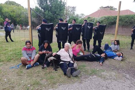Bloqueo al ingreso del obrador.