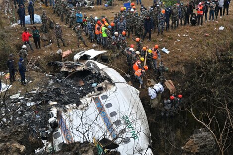 Nepal: confirman la muerte de 69 personas y el hallazgo de las cajas negras