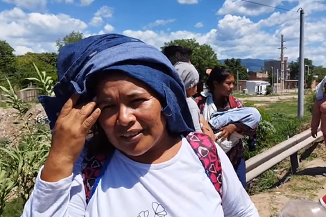 Indígenas emprendieron caminata en reclamo de agua, electricidad y vivienda