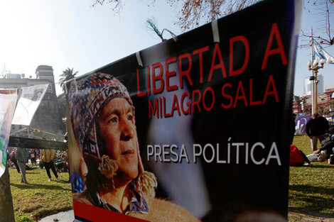 Milagro, "popularísima política"