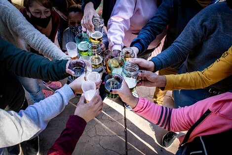 Brindis de las emprendedoras de la cerveza Las Wachas.