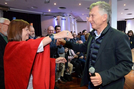 Macri alojará a Bullrich y a su marido Guillermo Yanco en su casa, todo un gesto. 