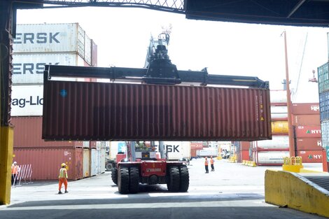 Container de China con mercadería contrabandeada en la Terminal 4