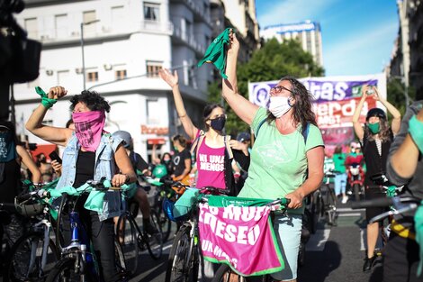 "Nuestro mayor desafío como feminismos es sostener las banderas de la democracia"