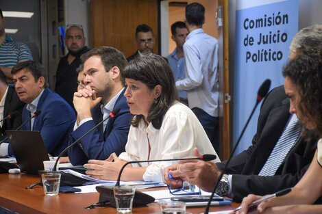 Carolina Gaillard, la presidenta de la comisión de Juicio Político, abrió la reunión. 