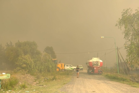 El foco ígneo se inició este miércoles por la tarde en el fondo de un predio lindero a la Reserva.