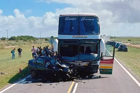 Dos muertos y cinco heridos luego de un choque frontal en la ruta 11