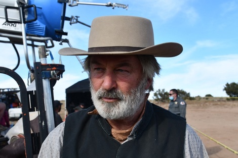 El actor Alec Baldwin en el set de filmación donde ocurrió la tragedia que cobró la vida de la directora de fotografía Halyna Hutchins. (Foto: Santa Fe County Sheriff's Office / AFP)