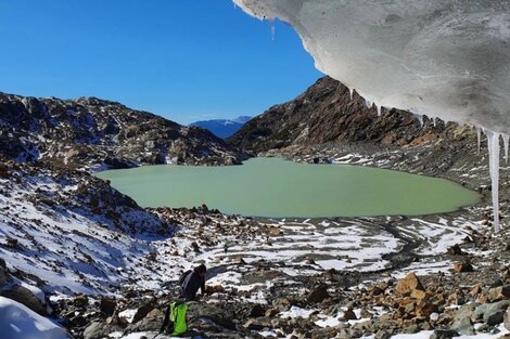 Un turista murió por un derrumbe de una cueva de hielo en El Bolsón