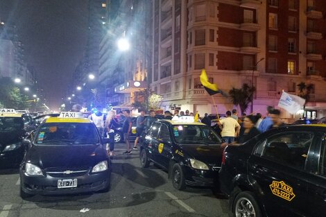 Taxistas llevan su reclamo a los premios Estrella de Mar