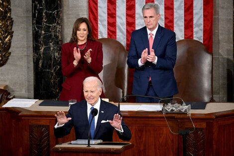 Aplausos para Biden de Kamala Harris y el republicano McCarthy. (Fuente: AFP)