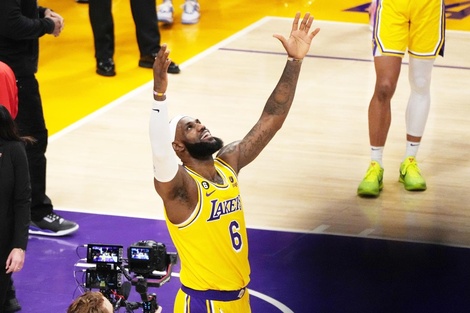 LeBron James agiganta su leyenda: se convirtió en el máximo anotador de la historia de la NBA