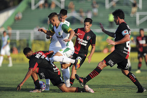 Newell's peleó mucho pero generó poco juego. (Fuente: Télam)