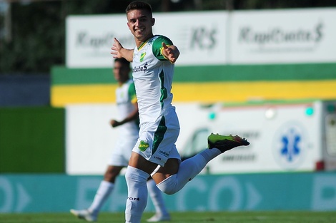 Liga Profesional: Defensa ganó en Varela y se prendió arriba