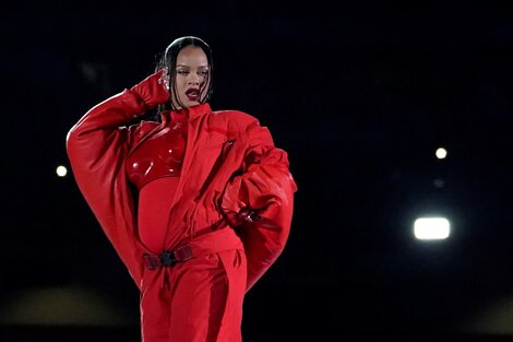 Rihanna anunció su segundo embarazo en el Super Bowl 2023