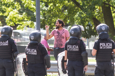 Dellepiane: la Policía reprimió a vecinos que protestan por cortes de luz